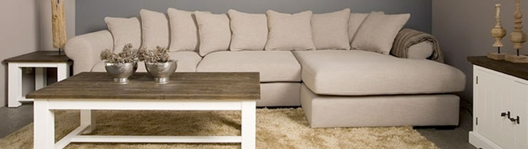 bank met losse kussens