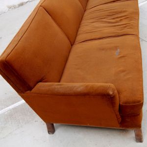 Versleten bruine bank